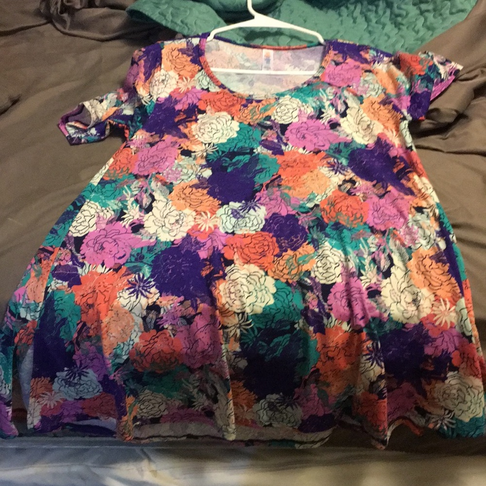 Lularoe shirt (forgot what’s it’s called)